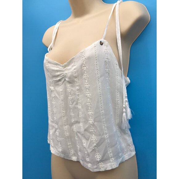Lush Eyelet Sleeveless Tassel Crop Top Ivory Small NEW - Picture 2 of 6